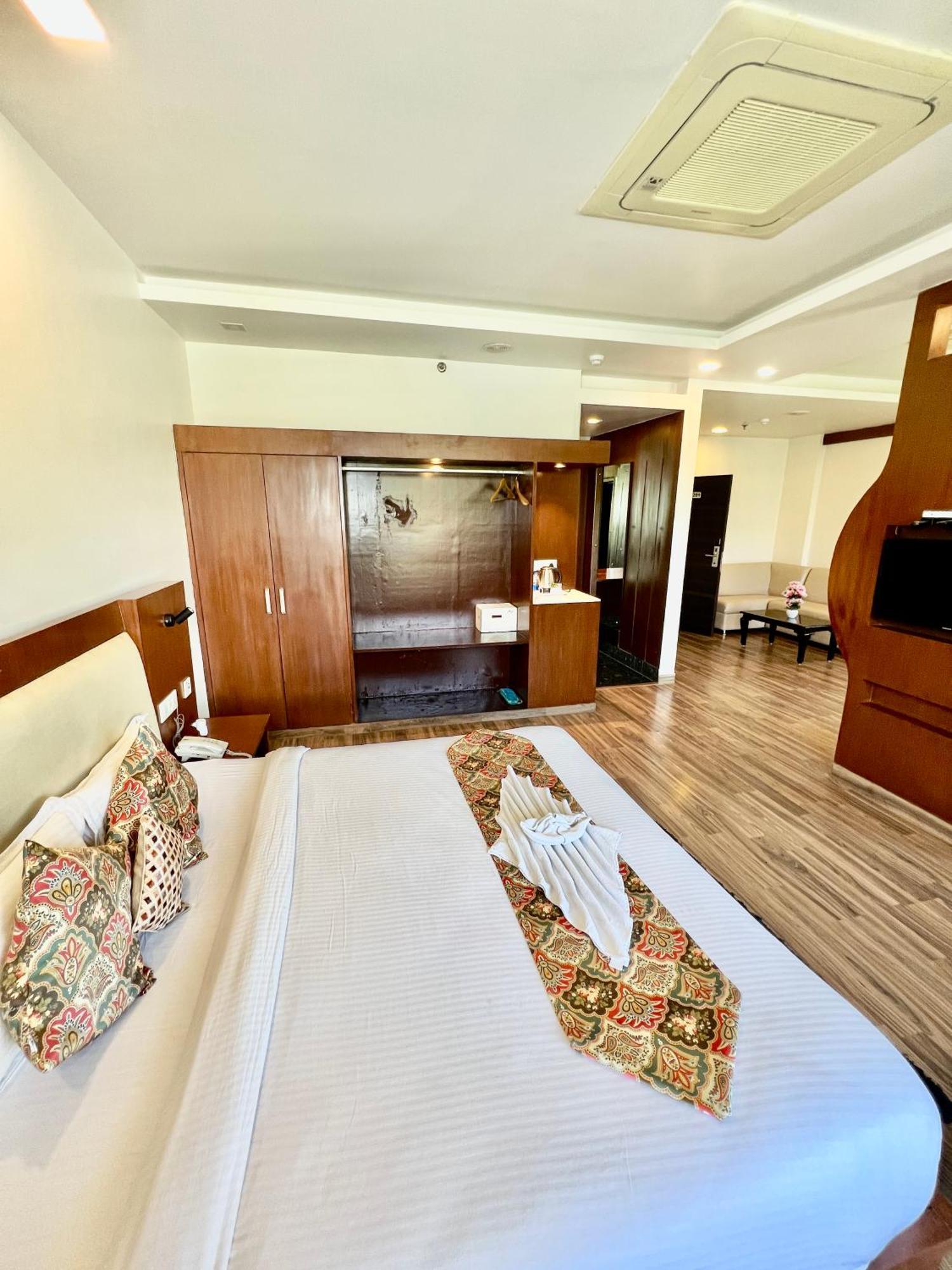 Sea Hawk - Luxury Hill Resort 4 Mins From Bhimtal Lake מראה חיצוני תמונה